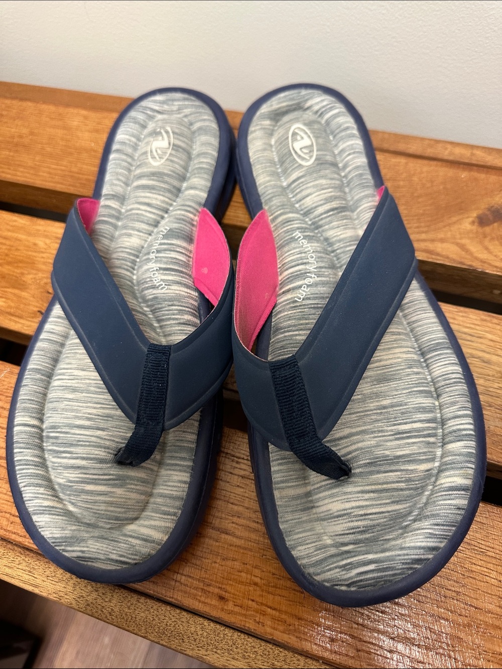 Athletic Works Women's Memory Foam Flip Flops / Thong Sandals/Blue & Pink (9-10)